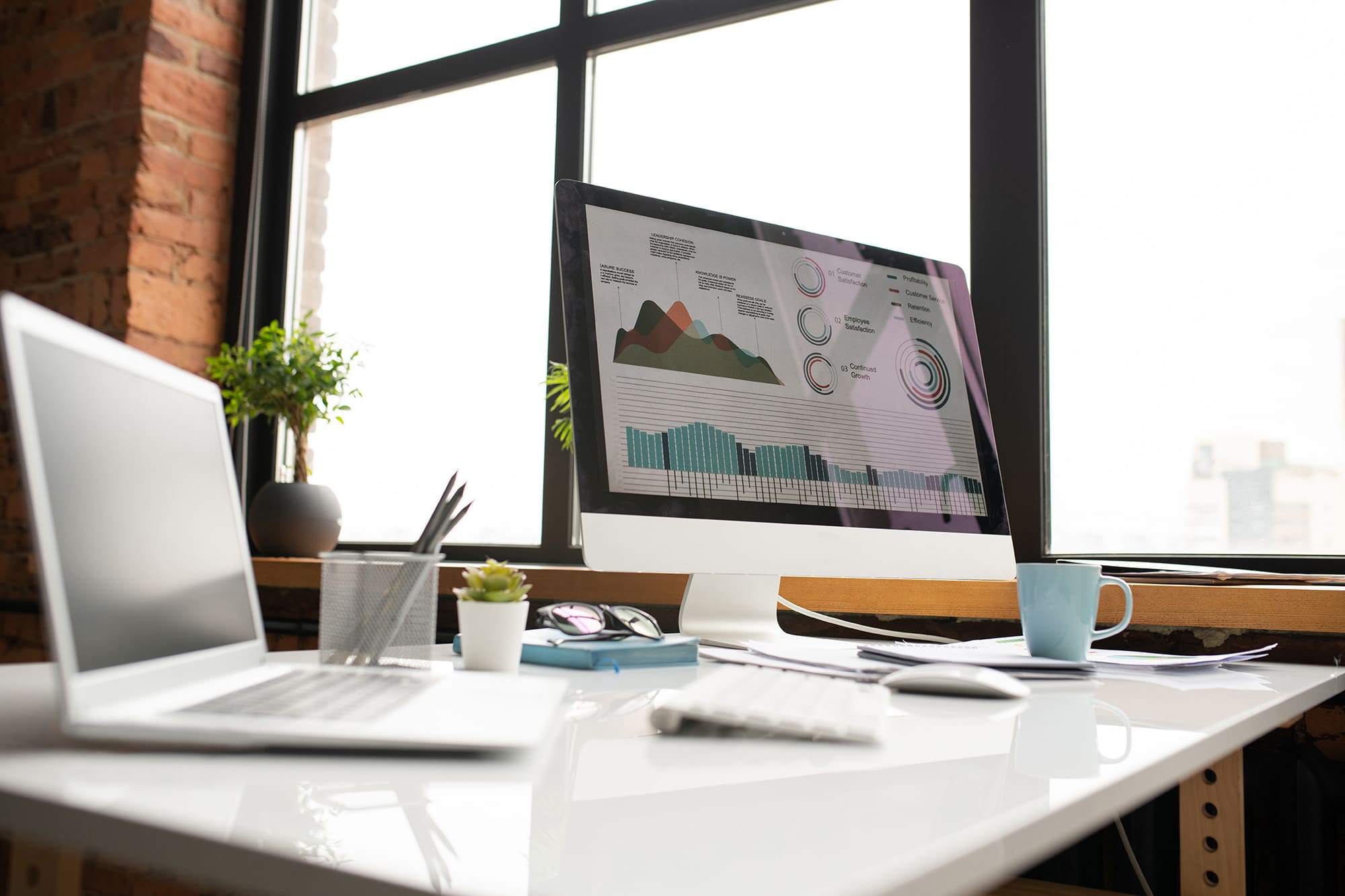 workplace-of-analyst-2025-03-18-13-30-59-utc